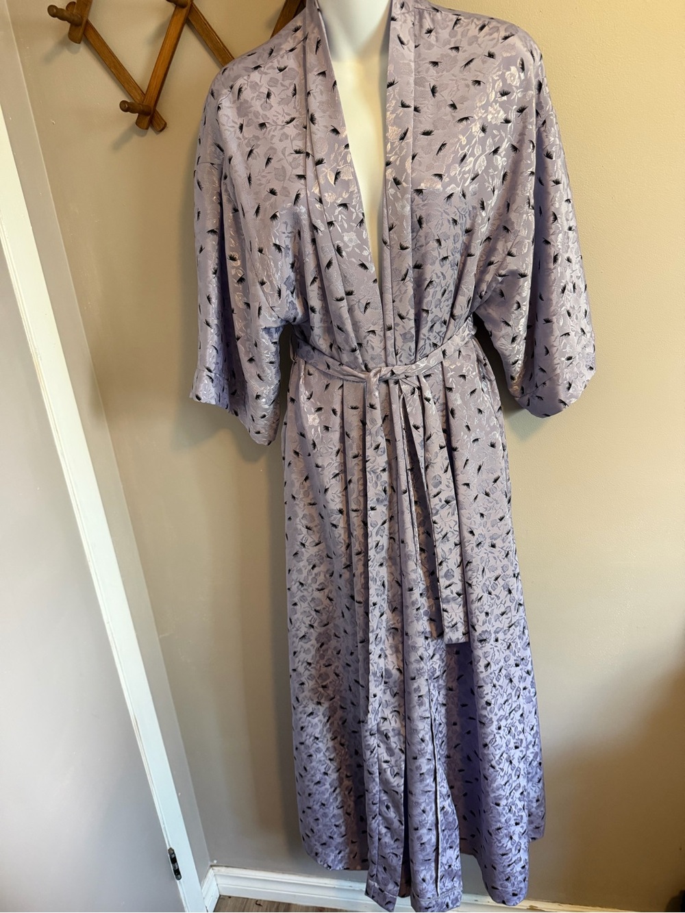 Vintage Patricia Lingerie Lavender Jacquard Satin Maxi Robe Kimono Sleeve Size L